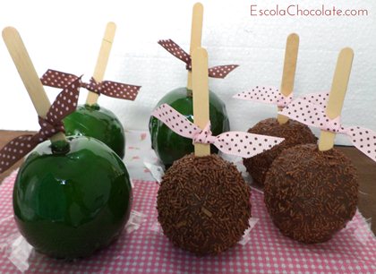 Como fazer maçã do amor com chocolate e caramelo