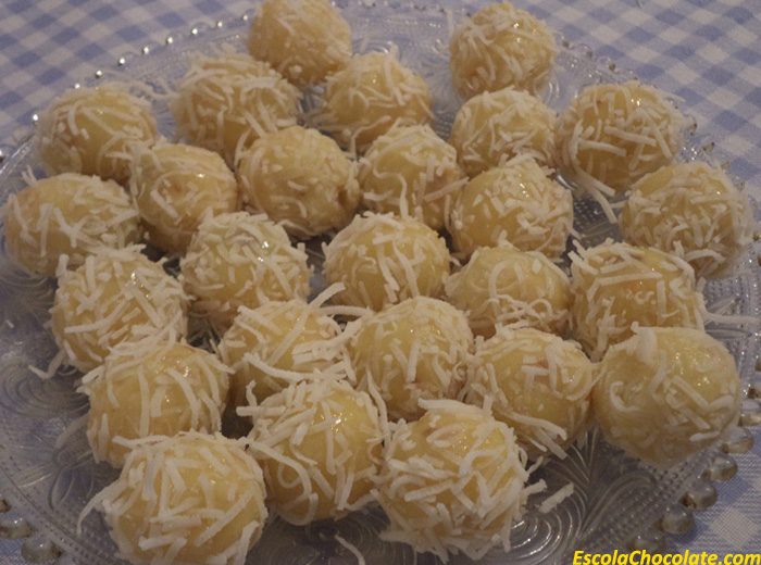 Docinho Fino de Coco com Avelã