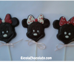 Pirulitos de Chocolate da Minnie Mouse