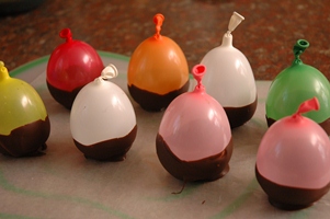 balões molhados no chocolate