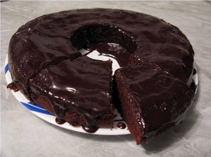 Cobertura de chocolate durinha para bolos