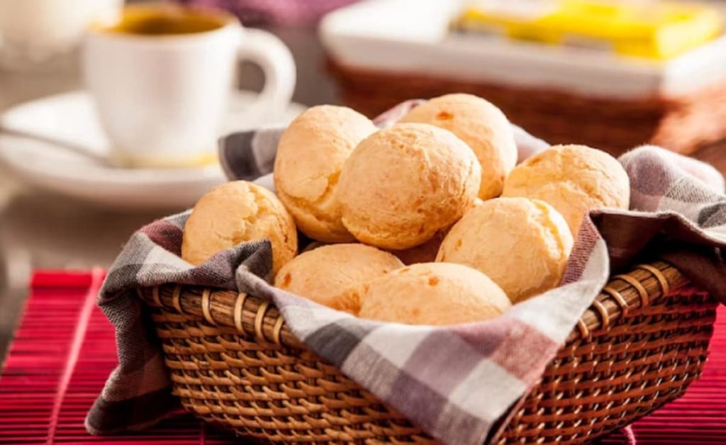 como fazer pãozinho de queijo caseiro