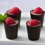 Copinhos de chocolate com doce de leite