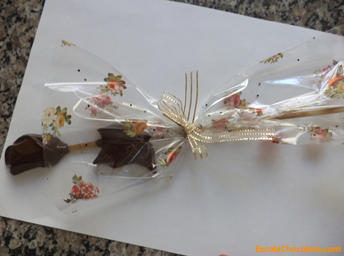 Flor de chocolate: como fazer passo a passo