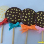 Como fazer pirulitos de chocolate decorados com transfer