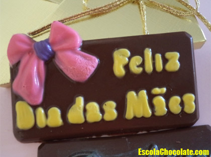 plaquinhas de chocolate coloridas