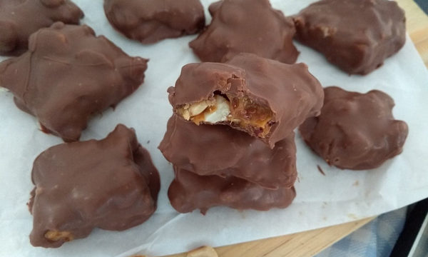Receita de bombom de caramelo e amendoim