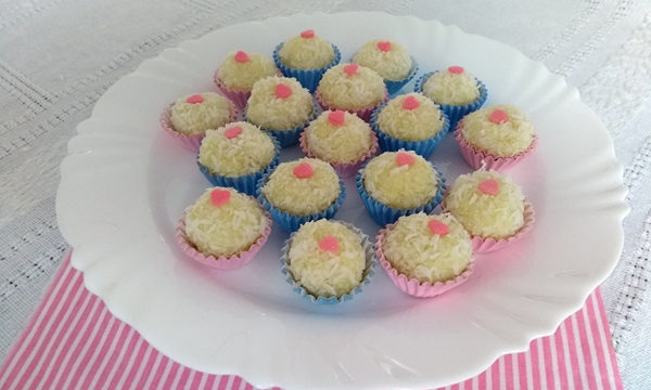 Receita de docinho de Leite Ninho com coco: fácil e delicioso!